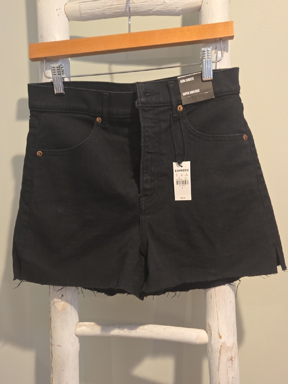 Express Black High-Rise Raw Hem Jean Mom Shorts  Size 8 NWT
